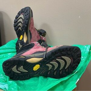 Women’s Ahnu hiking boots 8.5